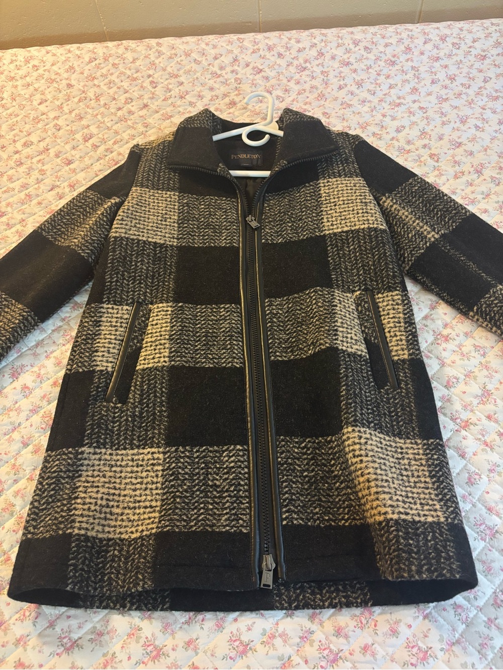 Women’s Pendleton Black & Cream Plaid Zip-Up Coat